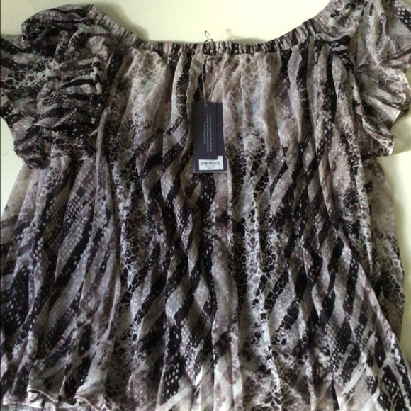 Jennifer Lopez Tops - Jennifer Lopez Wild Zebra Print Top